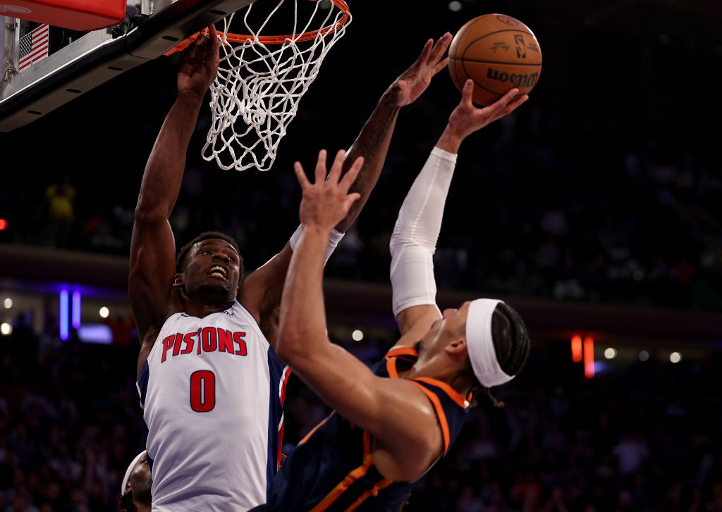 Hart makes go-ahead basket after chaotic possession as Knicks beat